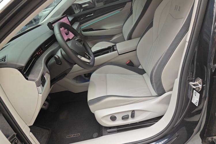 Used Volkswagen ID.7 VIZZION 2024 First Edition Left Front Seat