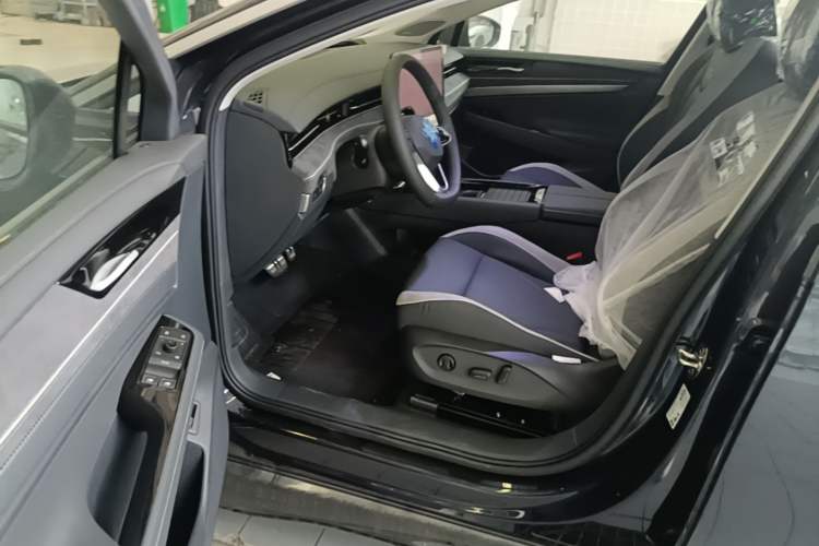 Used Volkswagen ID.7 VIZZION 2024 PRO Model Left Front Seat