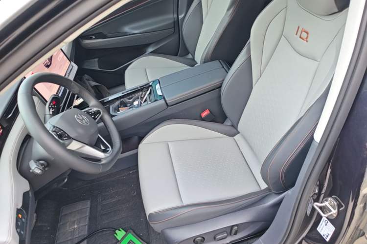 Used Volkswagen ID.7 VIZZION 2024 AIR model Left Front Seat