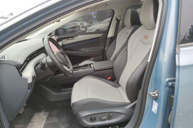 Used Volkswagen ID.7 VIZZION 2024 AIR model Left Front Seat