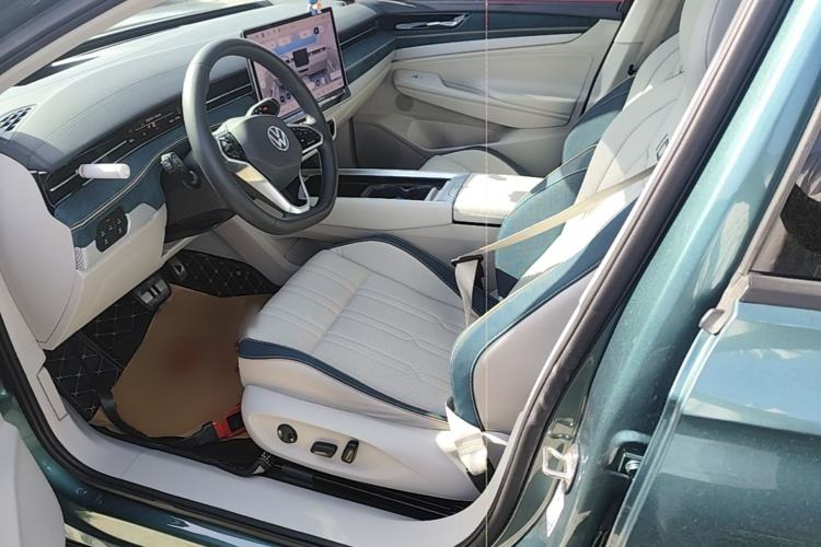 Used Volkswagen ID.7 VIZZION 2024 First Edition Left Front Seat