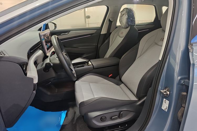 Used Volkswagen ID.7 VIZZION 2024 AIR model Left Front Seat