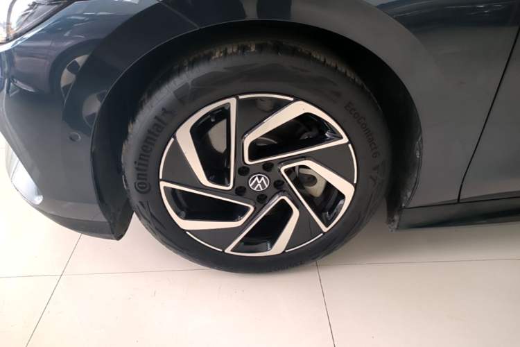 Used Volkswagen ID.7 VIZZION 2024 PRO Model Left Front Wheel Hub