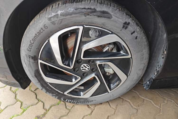 Used Volkswagen ID.7 VIZZION 2024 PRO Model Left Front Wheel Hub