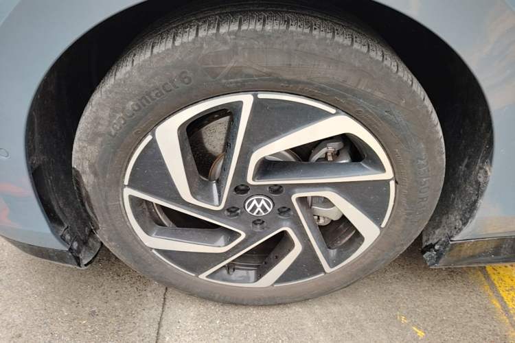Used Volkswagen ID.7 VIZZION 2024 PRO Model Left Front Wheel Hub
