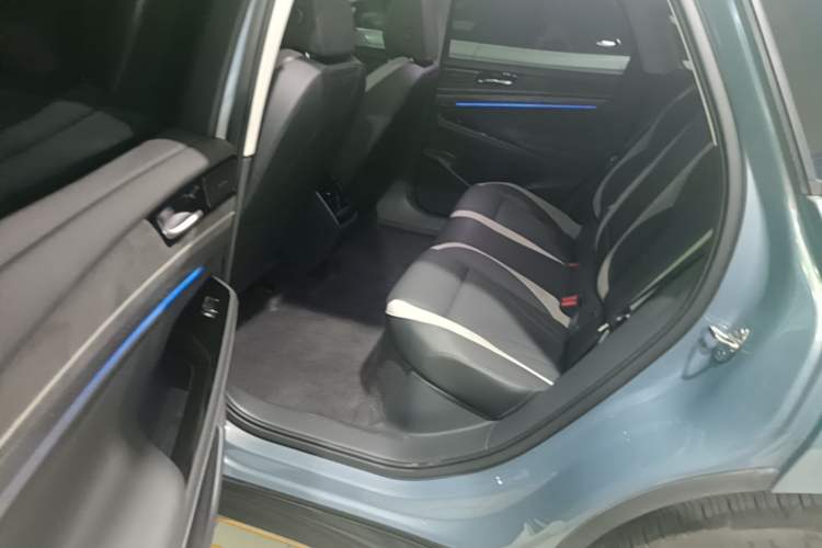 Used Volkswagen ID.7 VIZZION 2024 PRO Model Left Rear Seat