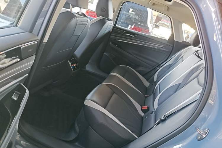 Used Volkswagen ID.7 VIZZION 2024 PRO Model Left Rear Seat