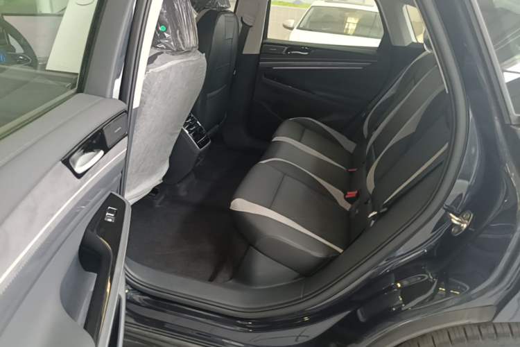 Used Volkswagen ID.7 VIZZION 2024 PRO Model Left Rear Seat