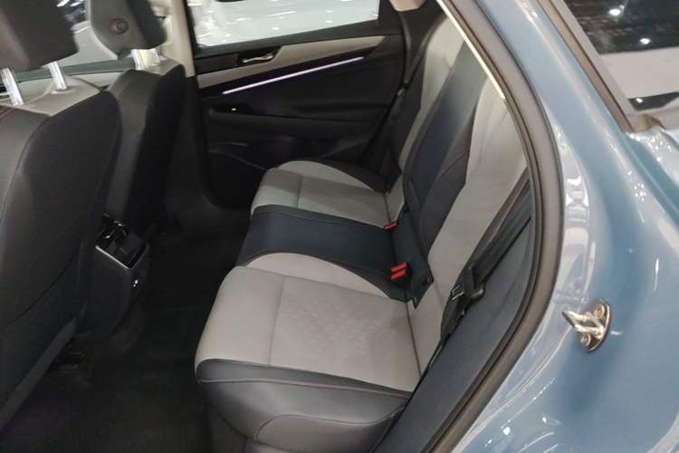 Used Volkswagen ID.7 VIZZION 2024 AIR model Left Rear Seat