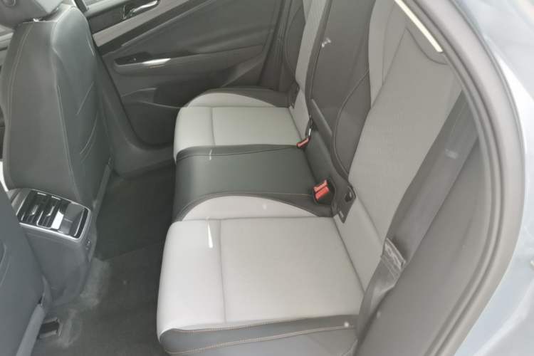 Used Volkswagen ID.7 VIZZION 2024 AIR model Left Rear Seat