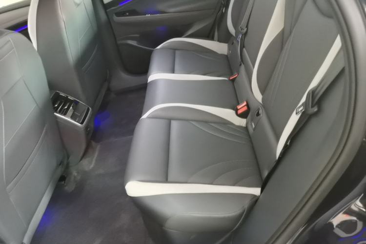 Used Volkswagen ID.7 VIZZION 2024 AIR model Left Rear Seat