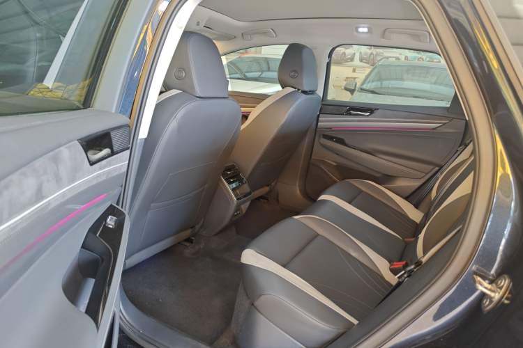 Used Volkswagen ID.7 VIZZION 2024 First Edition Left Rear Seat