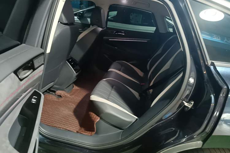 Used Volkswagen ID.7 VIZZION 2024 PRIME Left Rear Seat