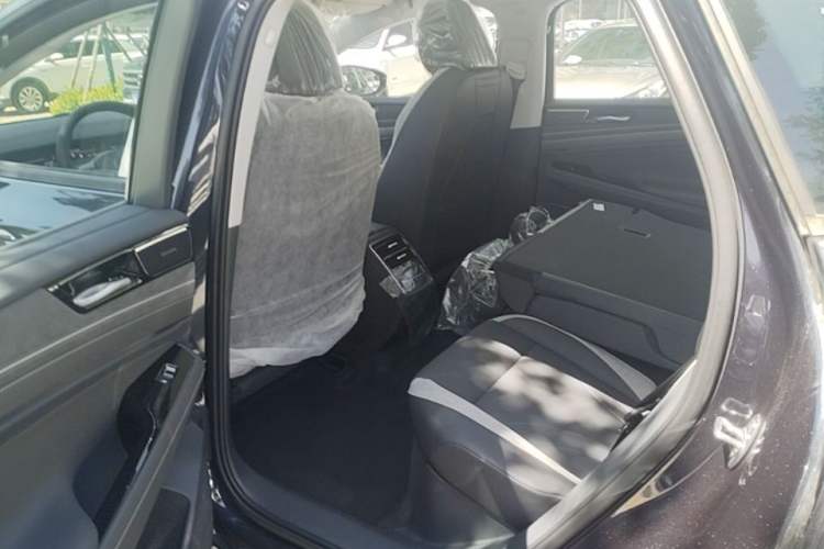 Used Volkswagen ID.7 VIZZION 2024 PRO Model Left Rear Seat