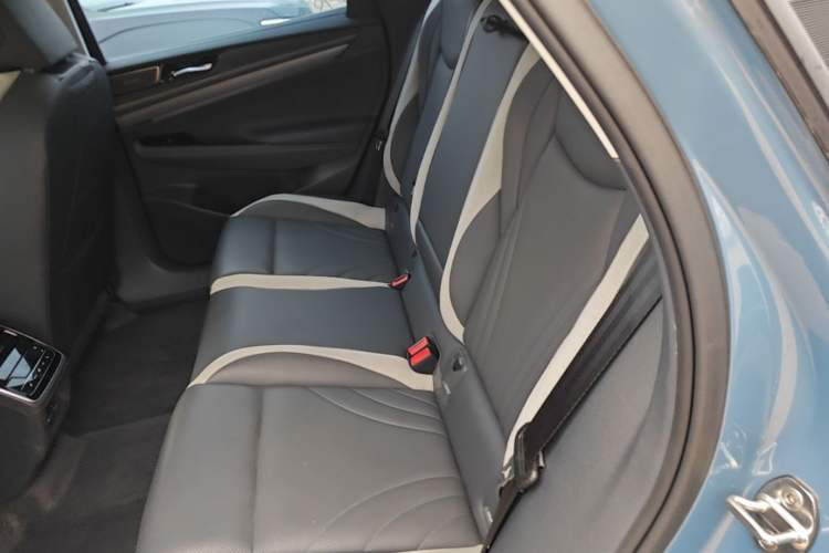 Used Volkswagen ID.7 VIZZION 2024 PRO Model Left Rear Seat