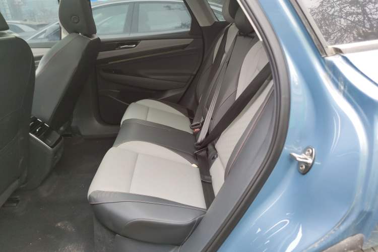 Used Volkswagen ID.7 VIZZION 2024 AIR model Left Rear Seat