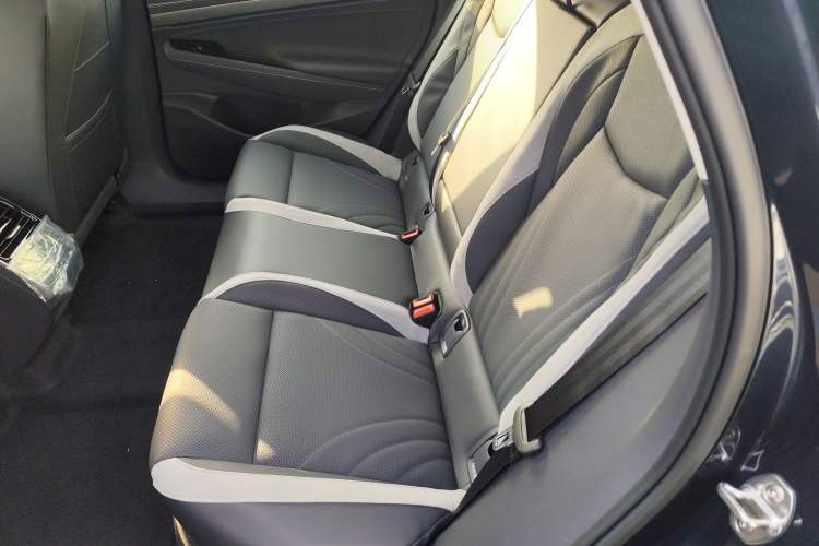 Used Volkswagen ID.7 VIZZION 2024 PRO Model Left Rear Seat