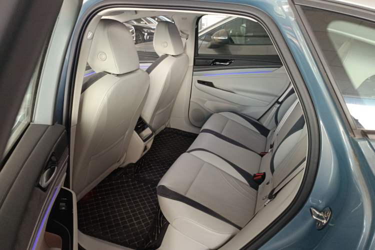 Used Volkswagen ID.7 VIZZION 2024 First Edition Left Rear Seat