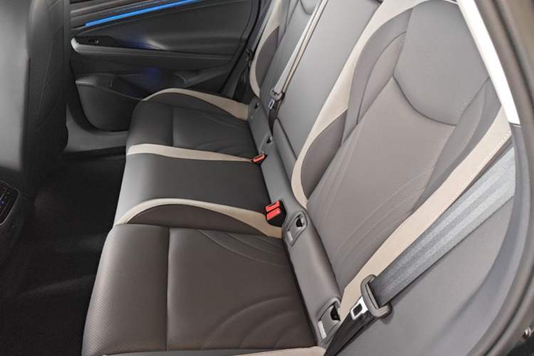 Used Volkswagen ID.7 VIZZION 2024 PRO Model Left Rear Seat
