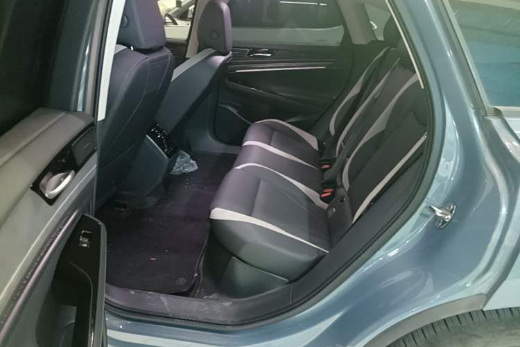 Used Volkswagen ID.7 VIZZION 2024 PRO Model Left Rear Seat