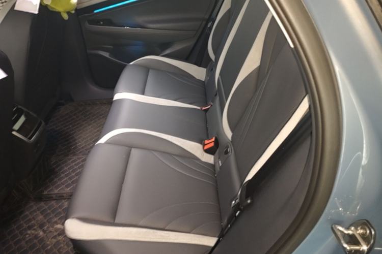 Used Volkswagen ID.7 VIZZION 2024 AIR model Left Rear Seat