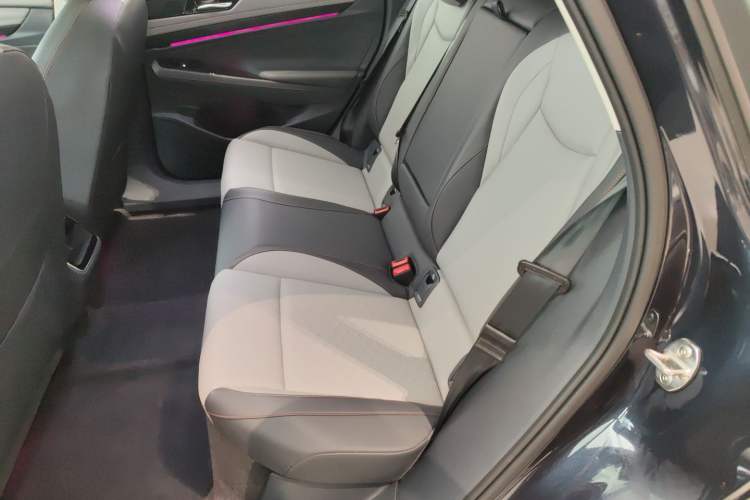 Used Volkswagen ID.7 VIZZION 2024 AIR model Left Rear Seat