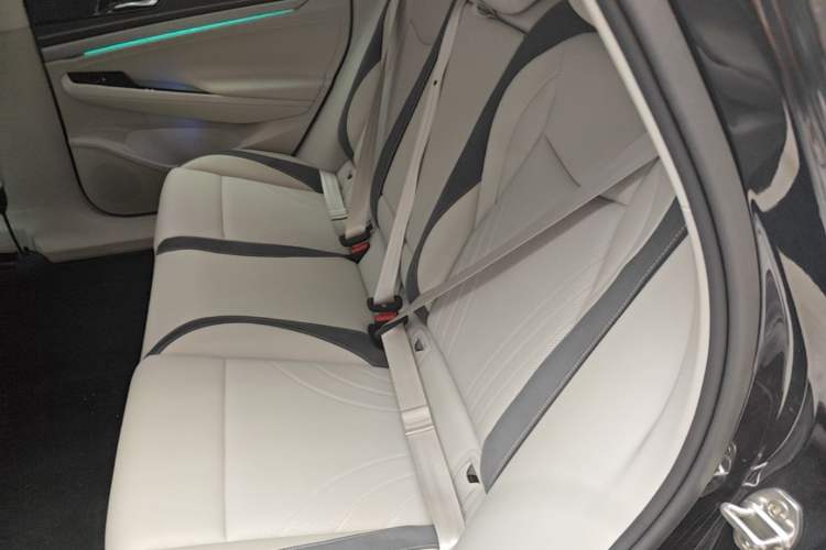 Used Volkswagen ID.7 VIZZION 2024 First Edition Left Rear Seat