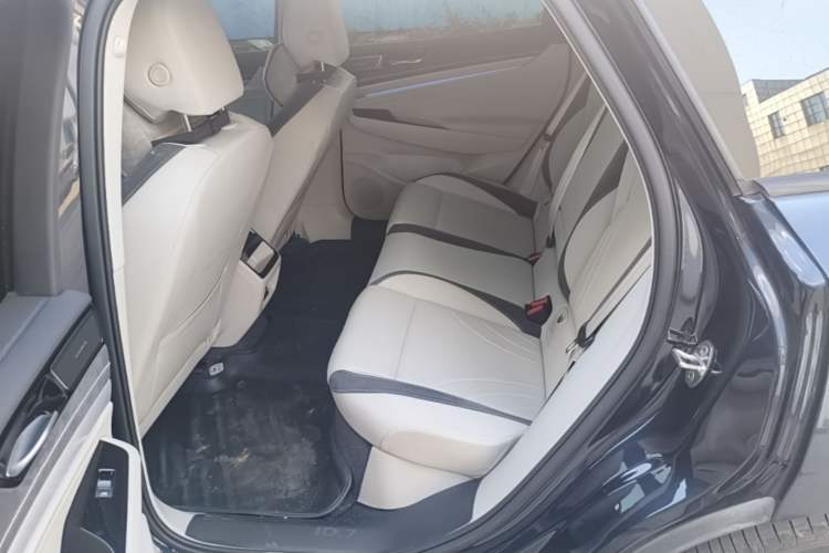 Used Volkswagen ID.7 VIZZION 2024 First Edition Left Rear Seat