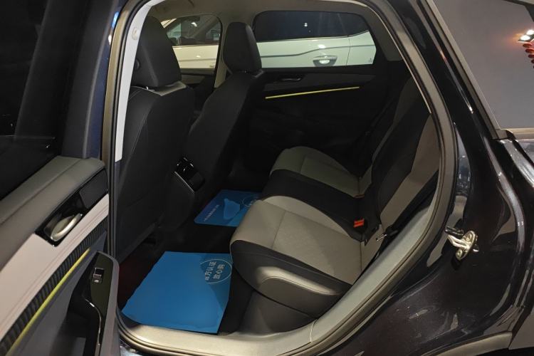 Used Volkswagen ID.7 VIZZION 2024 AIR model Left Rear Seat