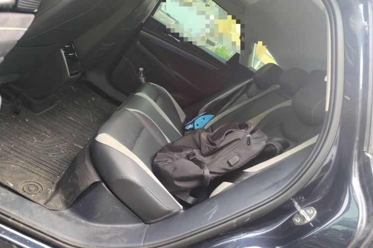 Used Volkswagen ID.7 VIZZION 2024 First Edition Left Rear Seat