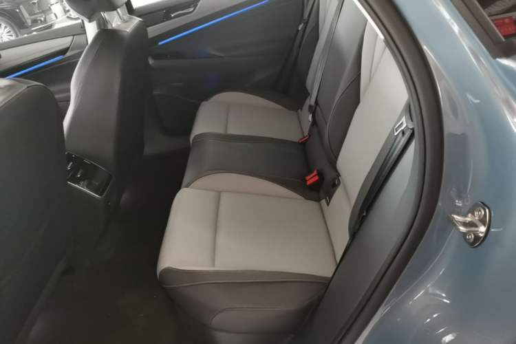 Used Volkswagen ID.7 VIZZION 2024 AIR model Left Rear Seat
