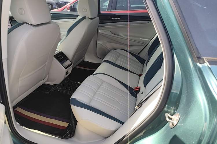 Used Volkswagen ID.7 VIZZION 2024 First Edition Left Rear Seat