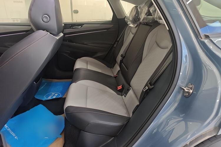 Used Volkswagen ID.7 VIZZION 2024 AIR model Left Rear Seat