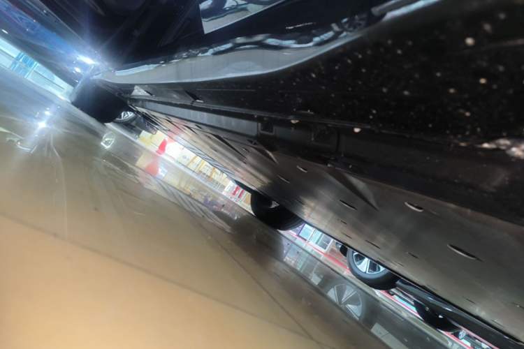 Used Volkswagen ID.7 VIZZION 2024 PRO Model Left Side Sill