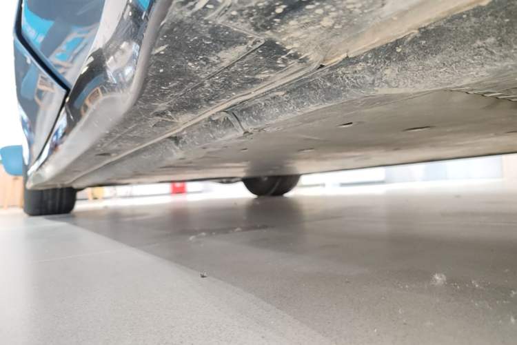 Used Volkswagen ID.7 VIZZION 2024 AIR model Left Side Sill