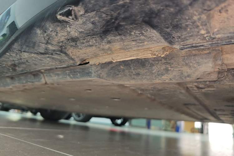 Used Volkswagen ID.7 VIZZION 2024 AIR model Left Side Sill