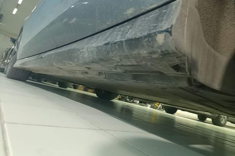 Used Volkswagen ID.7 VIZZION 2024 PRIME Left Side Sill