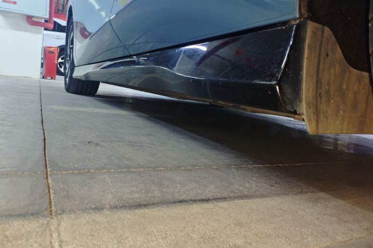 Used Volkswagen ID.7 VIZZION 2024 PRO Model Left Side Sill