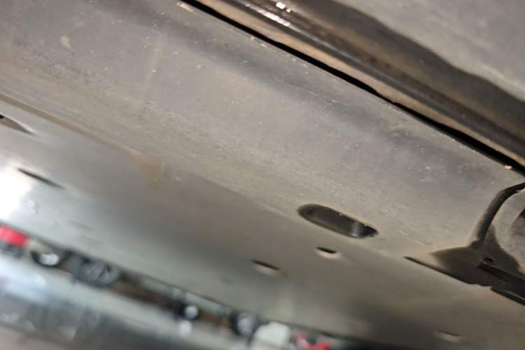 Used Volkswagen ID.7 VIZZION 2024 PRO Model Left Side Sill