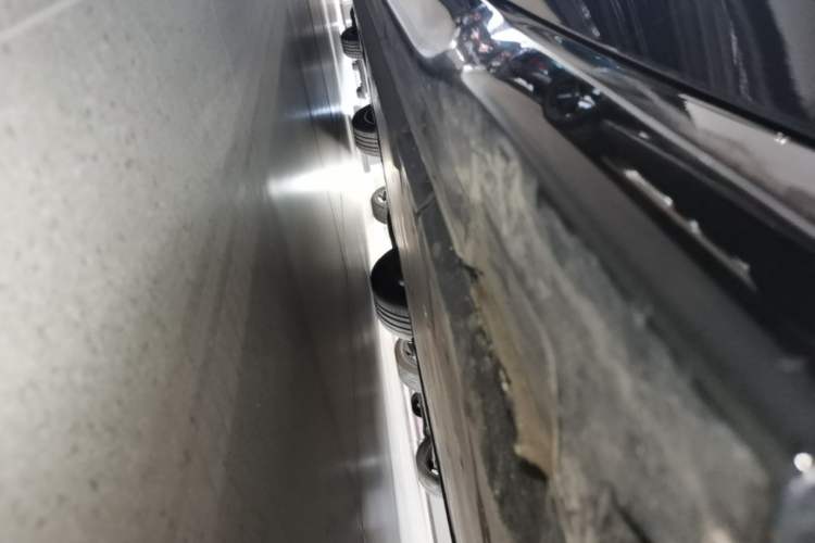 Used Volkswagen ID.7 VIZZION 2024 AIR model Left Side Sill