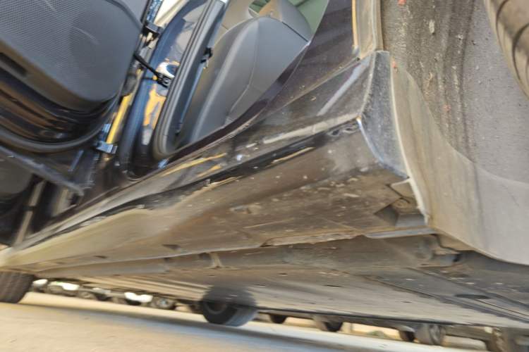 Used Volkswagen ID.7 VIZZION 2024 First Edition Left Side Sill