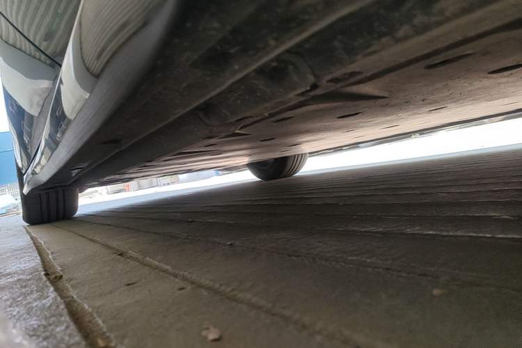 Used Volkswagen ID.7 VIZZION 2024 AIR model Left Side Sill