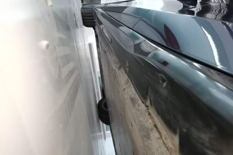 Used Volkswagen ID.7 VIZZION 2024 AIR model Left Side Sill