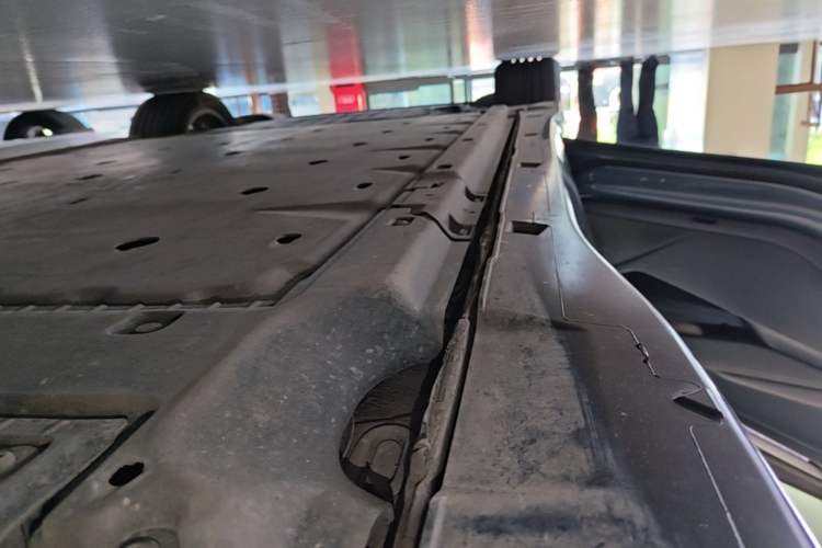 Used Volkswagen ID.7 VIZZION 2024 PRO Model Left Side Sill