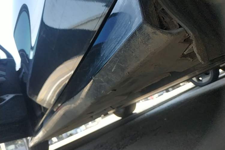 Used Volkswagen ID.7 VIZZION 2024 First Edition Left Side Sill
