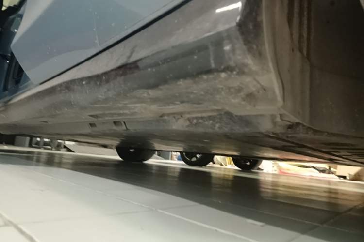 Used Volkswagen ID.7 VIZZION 2024 PRO Model Left Side Sill