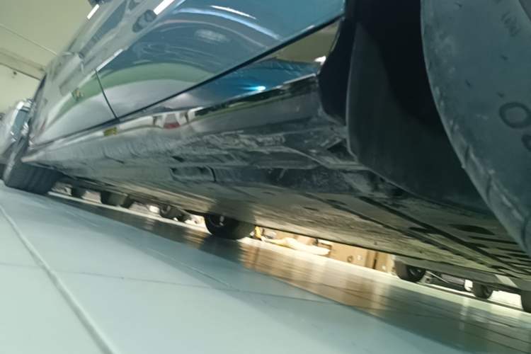 Used Volkswagen ID.7 VIZZION 2024 PRIME Left Side Sill