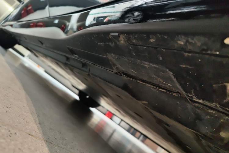 Used Volkswagen ID.7 VIZZION 2024 AIR model Left Side Sill