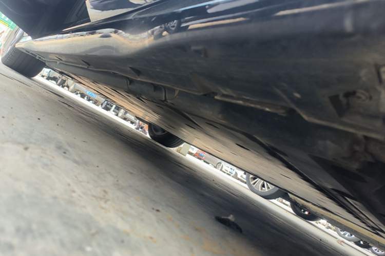 Used Volkswagen ID.7 VIZZION 2024 PRO Model Left Side Sill