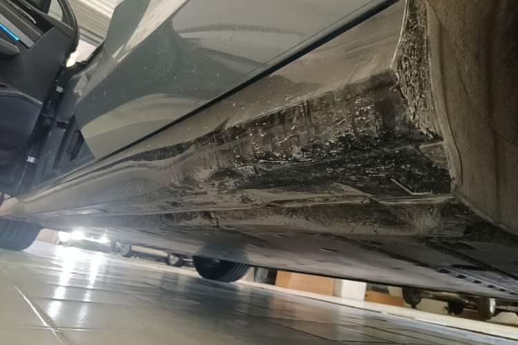 Used Volkswagen ID.7 VIZZION 2024 PRO Model Left Side Sill